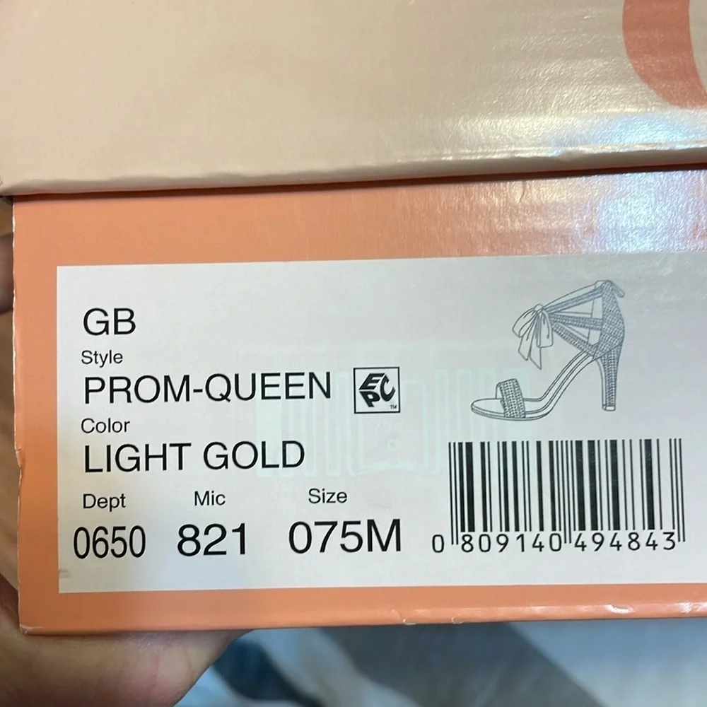 Gianni Bini Prom-Queen Light Gold Sandals, Heels, bows, 7.5